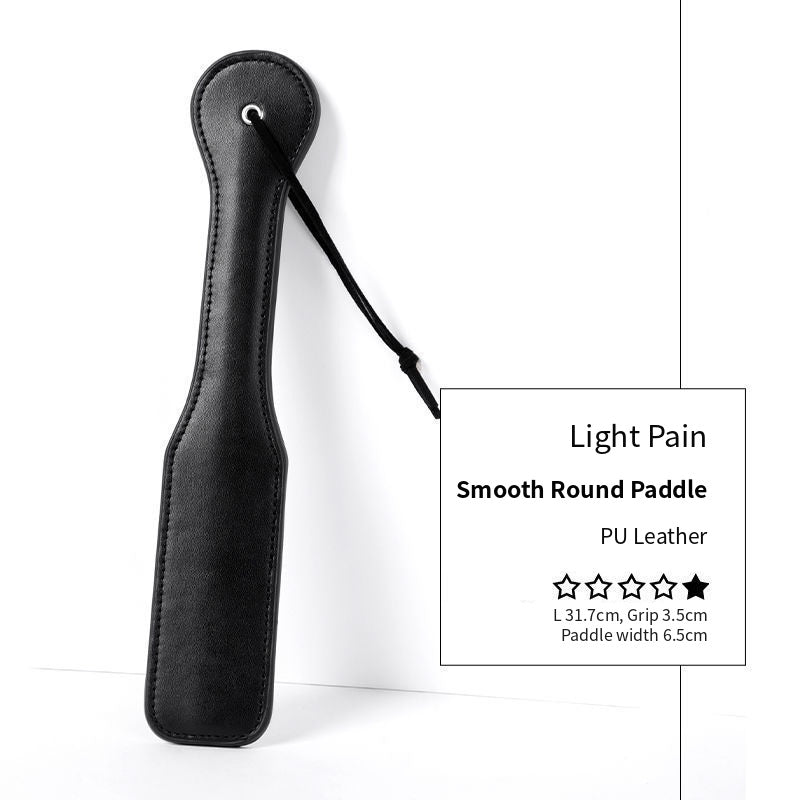 Smooth Round Paddle in black PU leather